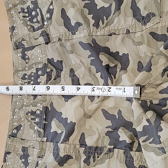 INC International Concepts Size 0 Camo Stud Embellished Shorts, Exc. Used Cond. - Picture 7 of 9